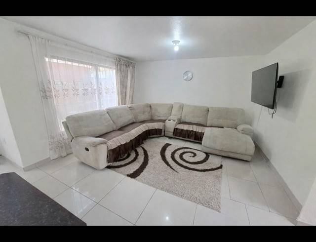 2 BEDROOM TOWNHOUSE FOR SALE IN BENONI CENTRAL